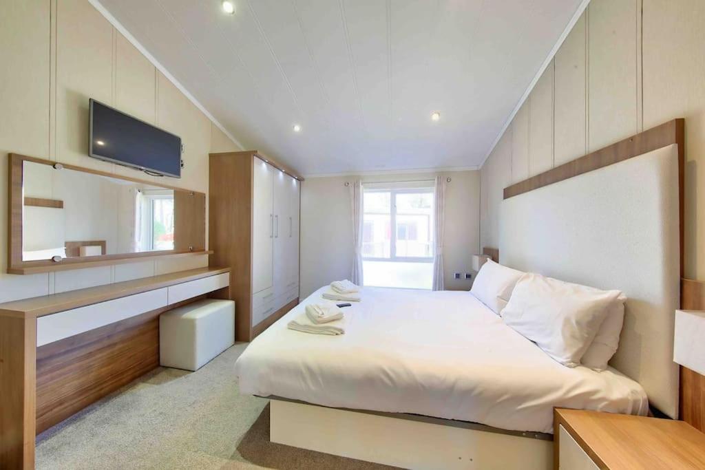 New Forest Lodge - 194 No Pets Fordingbridge Extérieur photo